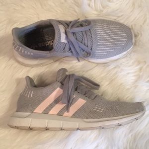 adidas women’s swift run shoes